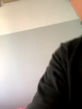 Snapshot of LupeLok chatting on 09-26-25, 02:21 LupeLok online show from 09-26-25, 02:21