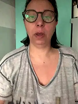 Snapshot of LupeLok chatting on 09-27-25, 12:54 LupeLok online show from 09-27-25, 12:54