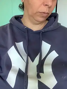 Snapshot of LupeLok chatting on 10-07-25, 03:53 LupeLok online show from 10-07-25, 03:53