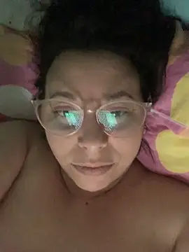 Snapshot of LupeLok chatting on 10-12-25, 01:43 LupeLok online show from 10-12-25, 01:43