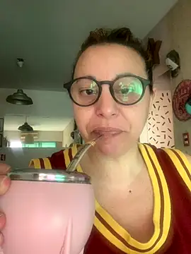 Snapshot of LupeLok chatting on 11-12-25, 01:44 LupeLok online show from 11-12-25, 01:44