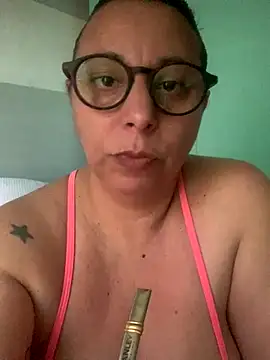 Snapshot of LupeLok chatting on 11-13-25, 07:13 LupeLok online show from 11-13-25, 07:13