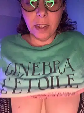 Snapshot of LupeLok chatting on 11-22-25, 01:59 LupeLok online show from 11-22-25, 01:59