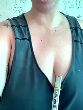 Snapshot of LupeLok chatting on 01-16-26, 12:09 LupeLok online show from 01-16-26, 12:09