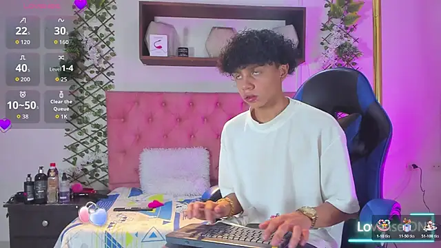 Snapshot of _taylor_black chatting on 02-10-26, 08:13 taylor black online show from 02-10-26, 08:13