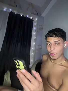 Snapshot of Harrisonvillalobos chatting on 03-10-26, 07:13 Harrisonvillalobos online show from 03-10-26, 07:13