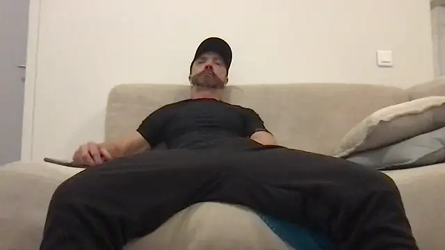 Snapshot of Zaak91190 chatting on 11-29-25, 04:54 Zaak91190 online show from 11-29-25, 04:54