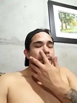 Snapshot of LevelUpL0ver chatting on 04-04-26, 03:27 LevelUpL0ver online show from 04-04-26, 03:27