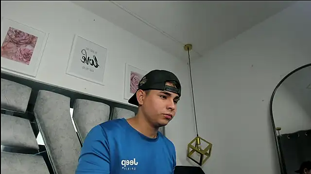 lianfox  online show from 04-30-26, 12:44