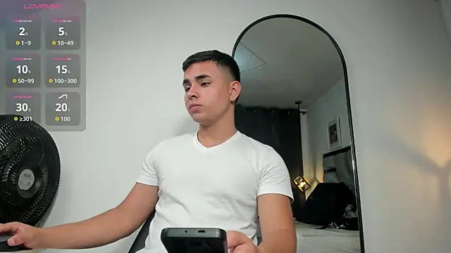 lianfox  online show from 05-18-26, 12:55