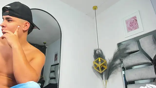 lianfox  online show from 06-19-26, 12:20