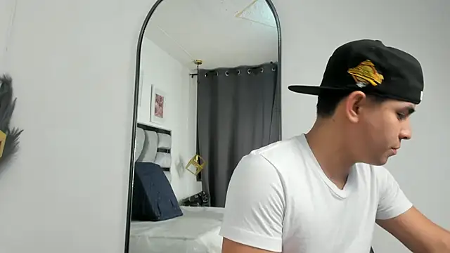 lianfox  online show from 07-10-26, 12:19