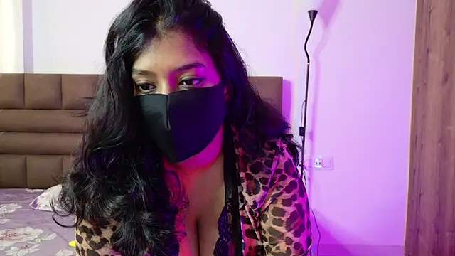 Snapshot of Gulaboo100 chatting on 11-21-25, 06:12 Gulaboo100 online show from 11-21-25, 06:12