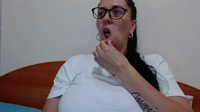 jollene online show from 06-15-26, 12:07