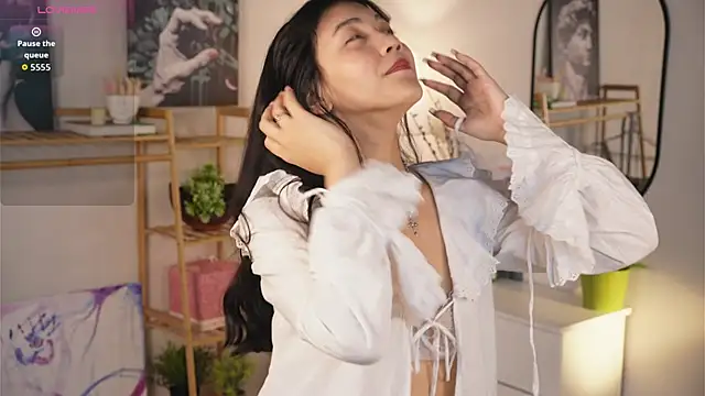 MoiraEger online show from 09-18-25, 04:09