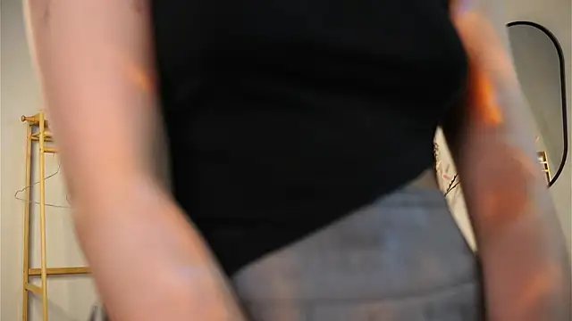 MoiraEger online show from 12-05-25, 04:47