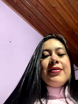 Snapshot of CrisMarulanda chatting on 11-11-25, 02:11 CrisMarulanda online show from 11-11-25, 02:11