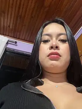 Snapshot of CrisMarulanda chatting on 11-12-25, 02:45 CrisMarulanda online show from 11-12-25, 02:45