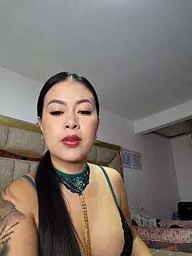 Snapshot of CrisMarulanda chatting on 11-25-25, 08:58 CrisMarulanda online show from 11-25-25, 08:58