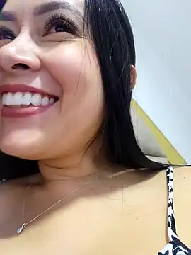 Snapshot of CrisMarulanda chatting on 11-29-25, 11:08 CrisMarulanda online show from 11-29-25, 11:08