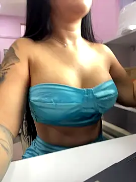 Snapshot of CrisMarulanda chatting on 12-19-25, 06:37 CrisMarulanda online show from 12-19-25, 06:37