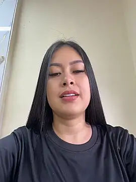 CrisMarulanda online show from 06-16-26, 04:42
