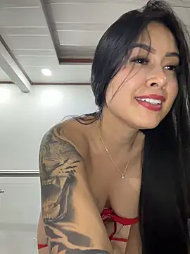 CrisMarulanda online show from 06-21-26, 06:27