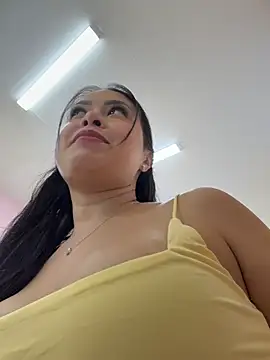 CrisMarulanda online show from 06-23-26, 07:12