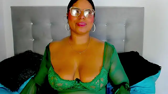 Snapshot of anna_sex_m chatting on 07-17-26, 05:58 anna sex m online show from 07-17-26, 05:58