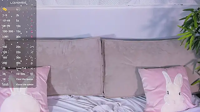 Snapshot of Molly_Platt chatting on 09-30-25, 12:04 Molly Platt online show from 09-30-25, 12:04