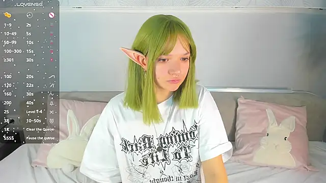 Snapshot of Molly_Platt chatting on 10-02-25, 09:05 Molly Platt online show from 10-02-25, 09:05