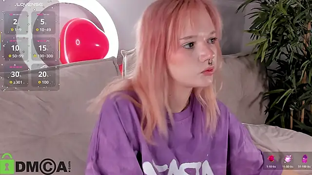 Snapshot of Molly_Platt chatting on 02-10-26, 09:02 Molly Platt online show from 02-10-26, 09:02