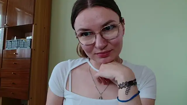 LooveELLYx online show from 07-15-26, 06:29