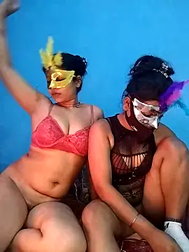 Snapshot of Sexy_dolls chatting on 12-21-25, 01:18 Sexy dolls online show from 12-21-25, 01:18