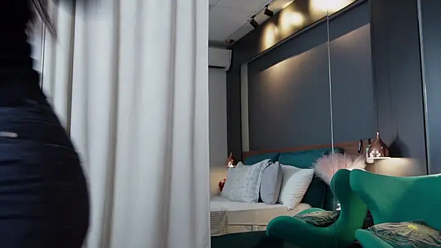 EmilyTrix online show from 04-19-26, 09:28