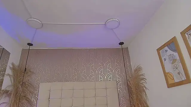 Snapshot of LexieBloom chatting on 02-12-26, 03:45 LexieBloom online show from 02-12-26, 03:45