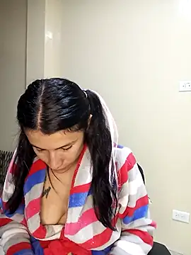karinnahotdirty online show from 10-18-25, 10:21
