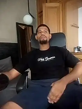 Snapshot of yurgaki_21 chatting on 03-06-26, 02:13 yurgaki 21 online show from 03-06-26, 02:13