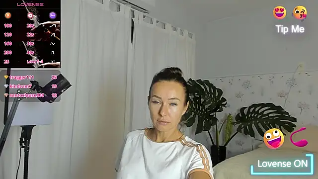 Snapshot of Evaletty_ chatting on 03-27-26, 02:28 Evaletty online show from 03-27-26, 02:28