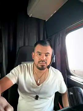 Snapshot of axlpaosexxx chatting on 09-26-25, 09:19 axlpaosexxx online show from 09-26-25, 09:19