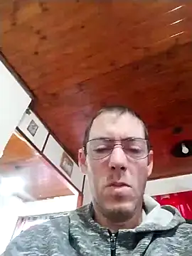 Snapshot of elpolaquin chatting on 05-13-26, 01:41 elpolaquin online show from 05-13-26, 01:41