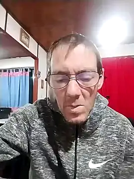 Snapshot of elpolaquin chatting on 05-14-26, 10:49 elpolaquin online show from 05-14-26, 10:49