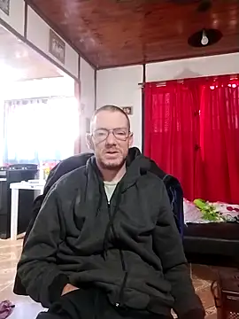 Snapshot of elpolaquin chatting on 06-17-26, 05:58 elpolaquin online show from 06-17-26, 05:58