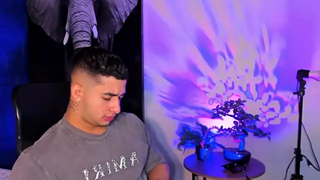 king falconer online show from 11-10-25, 12:42