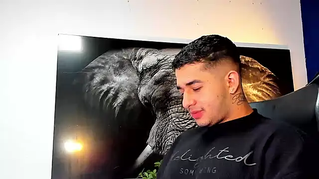 king falconer online show from 11-26-25, 03:18