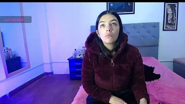 Esmeraldaa- online show from 09-17-25, 05:09