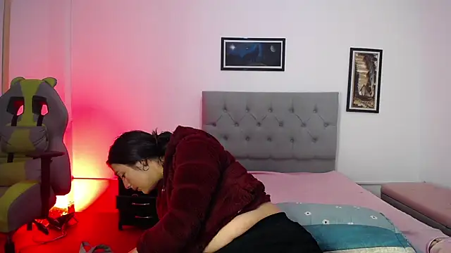 Esmeraldaa- online show from 10-10-25, 06:23