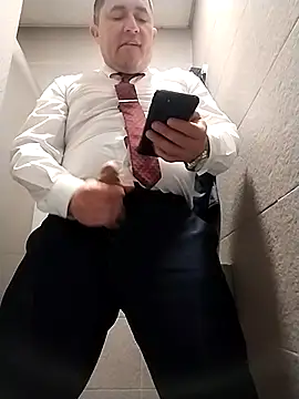 Snapshot of BigCristh79 chatting on 12-04-25, 08:01 BigCristh79 online show from 12-04-25, 08:01