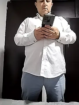 Snapshot of BigCristh79 chatting on 01-13-26, 08:58 BigCristh79 online show from 01-13-26, 08:58