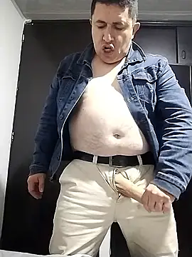 Snapshot of BigCristh79 chatting on 01-16-26, 09:08 BigCristh79 online show from 01-16-26, 09:08